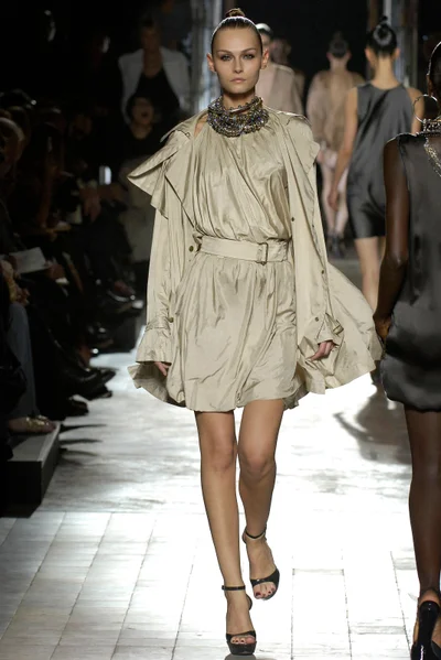 Look 50